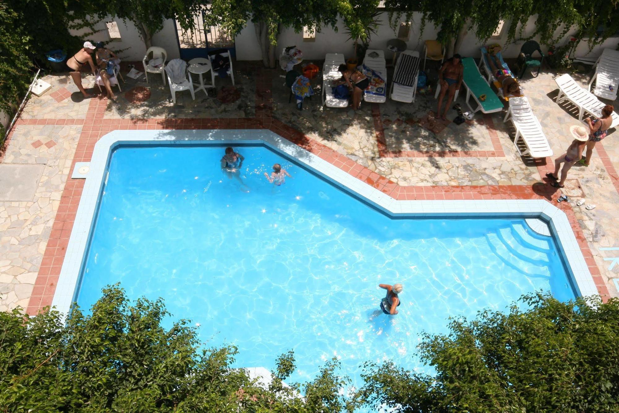 อิโร โฮเต็ล Hotel แอร์ซอนิสซอส ภายนอก รูปภาพ